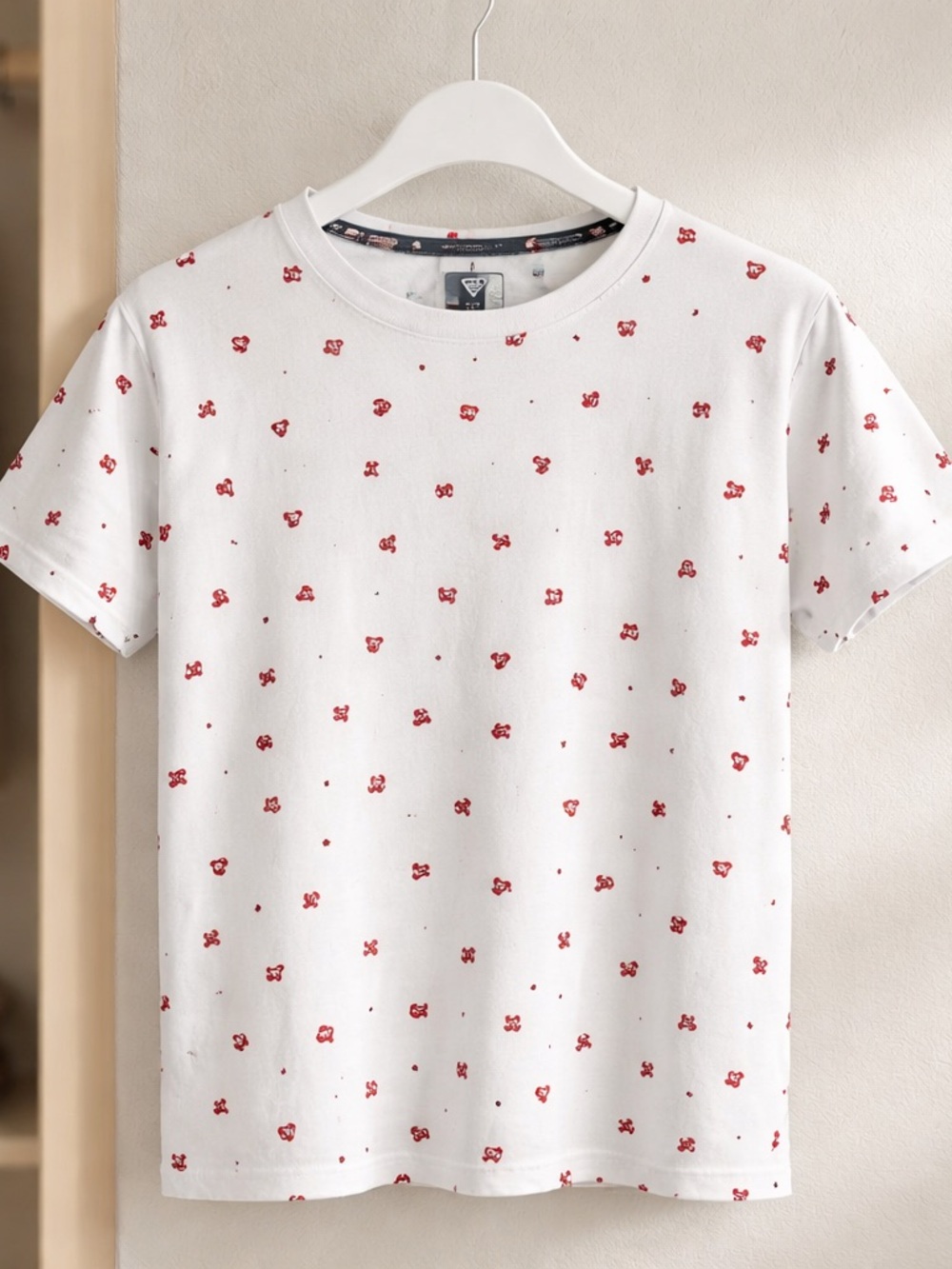DC Comics White Short-Sleeve Tee with Red Micro Floral Print
